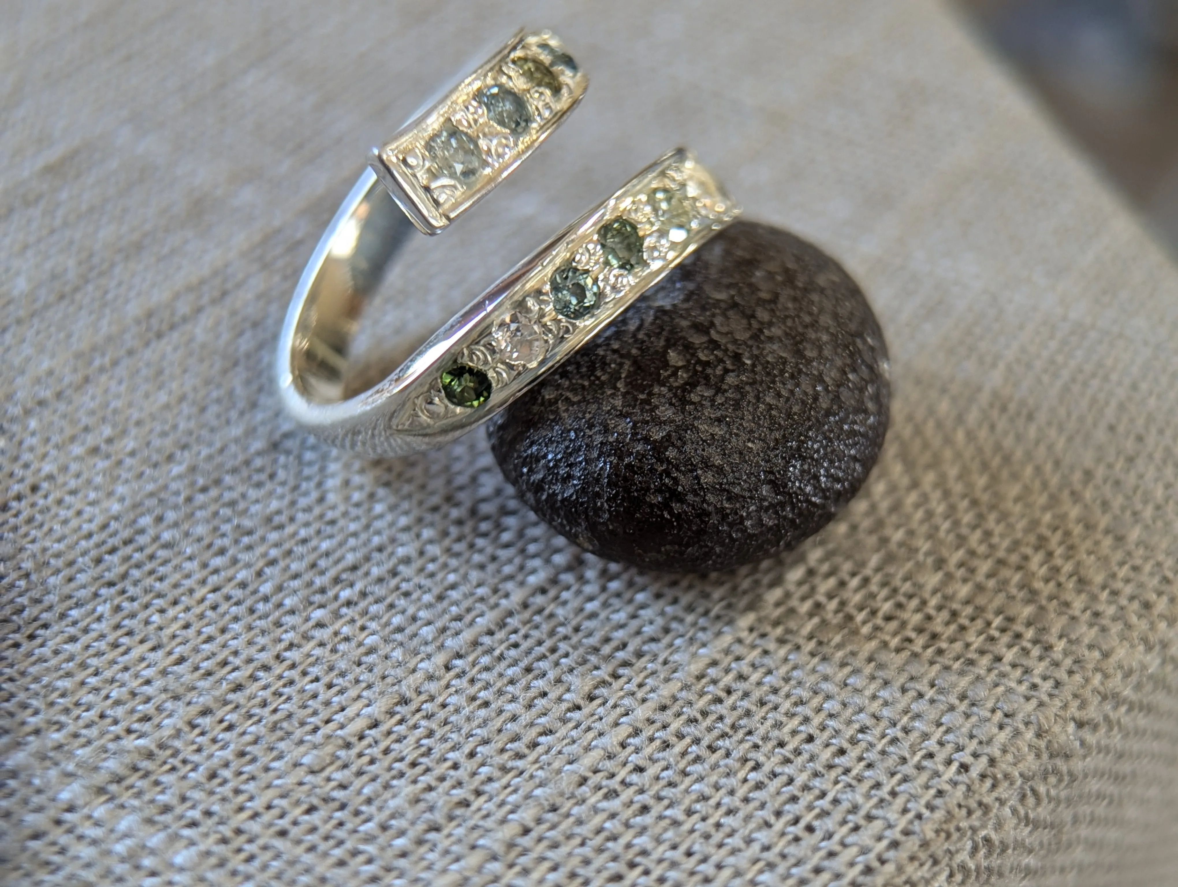 3.94g SILVER MONTANA SAPPHIRE RING SIZE 6.5