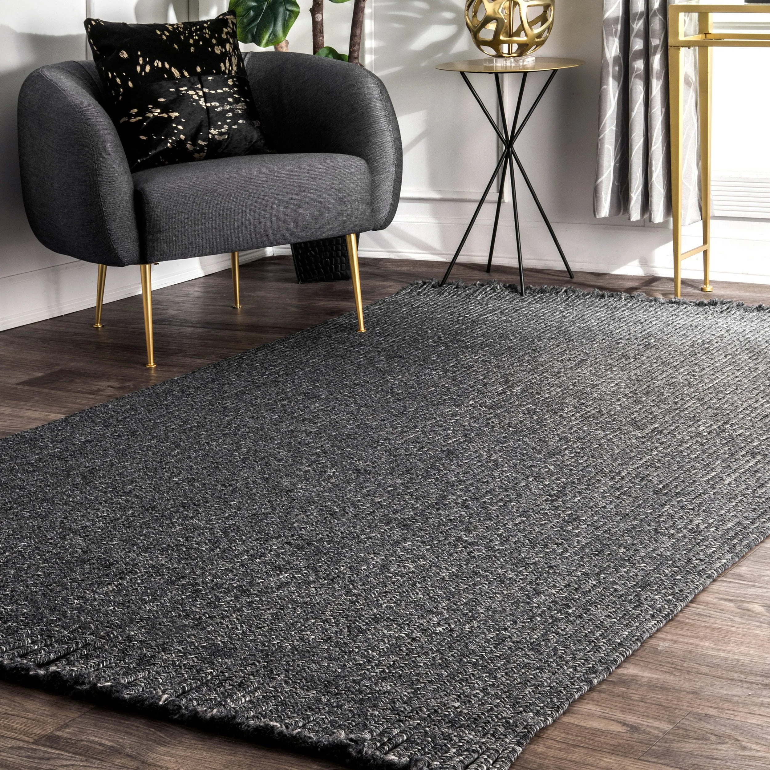 BRAIDED COURT TASSEL PEPPER RUG