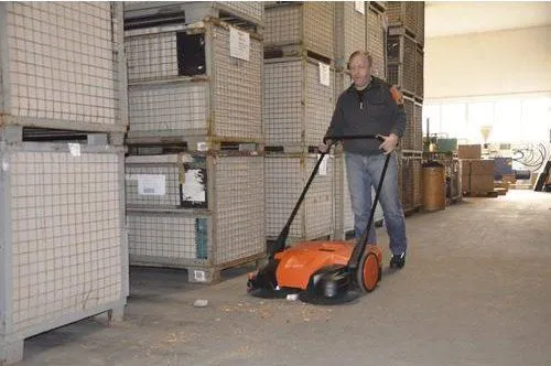 HAAGA® 697 Sweeper Outdoor / Indoor 38" Battery Push Sweeper