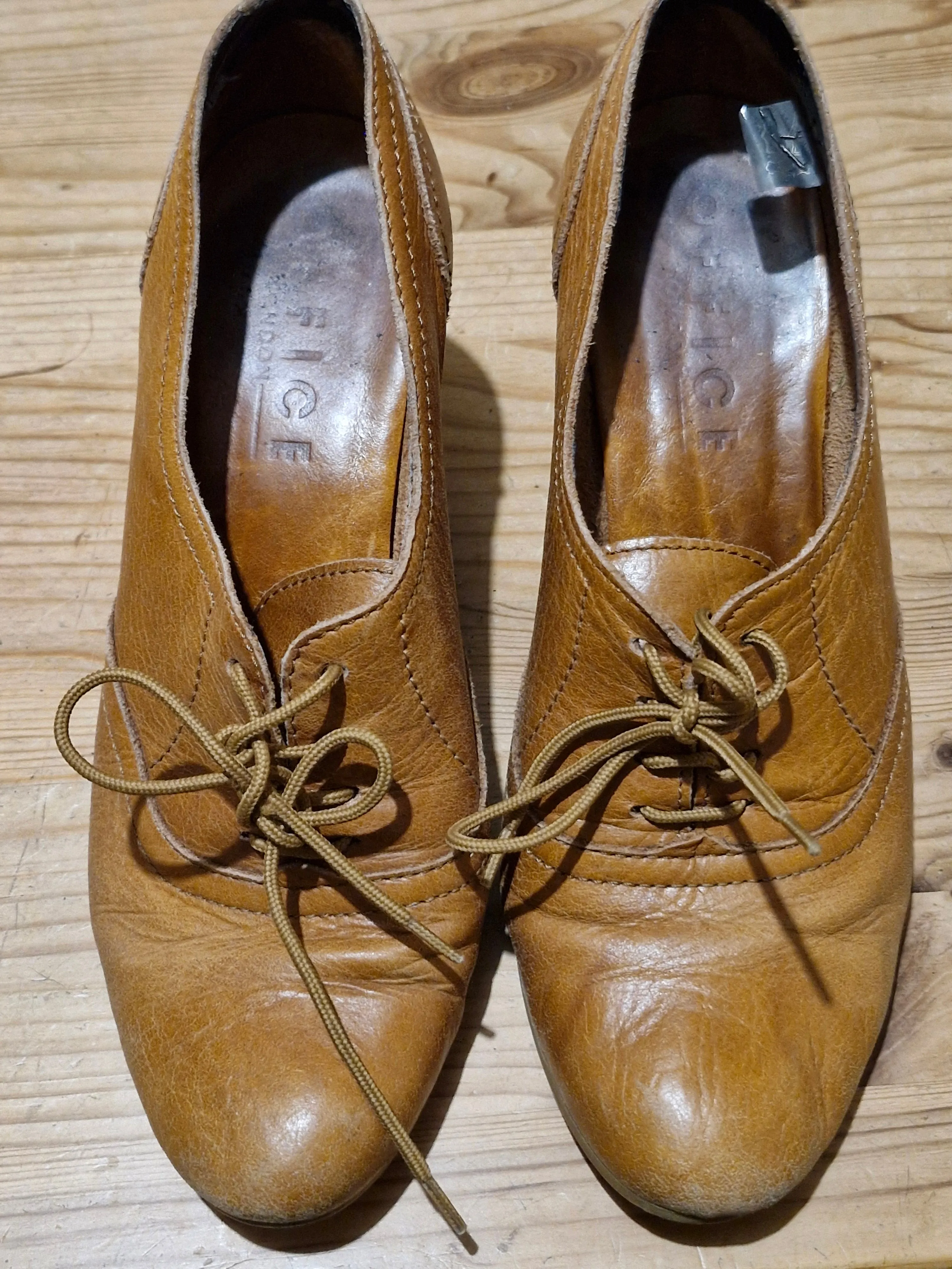 Leather Wedged Brogues / Well Worn