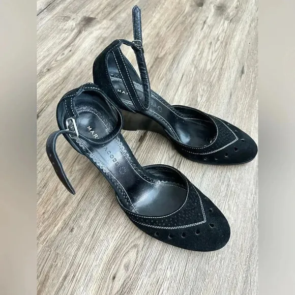 Marc Jacob’s Suede Sandals Size 9