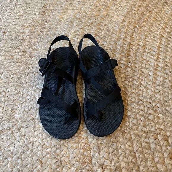 Men’s black Chaco sandals