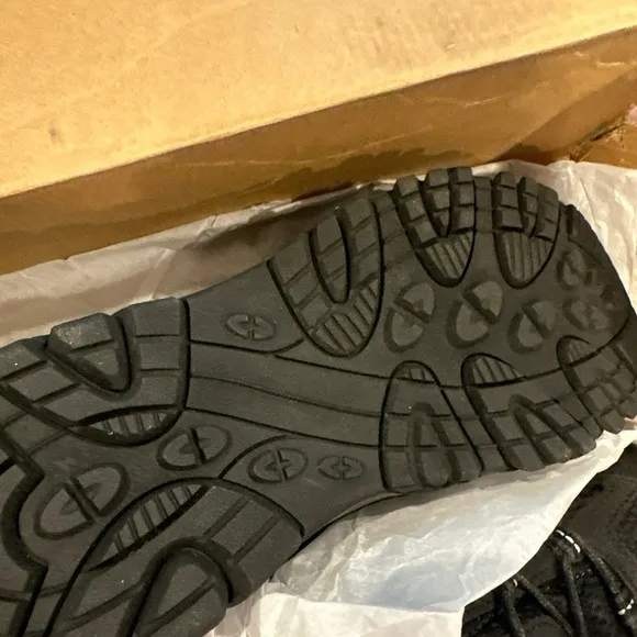 Merrell Big Kid's Size 5.5 US Moab 3 Low Lace Shoe Black Unisex