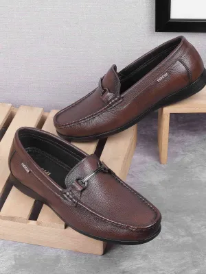 Mochi Men Textured Leather Round Toe Formal Loafers