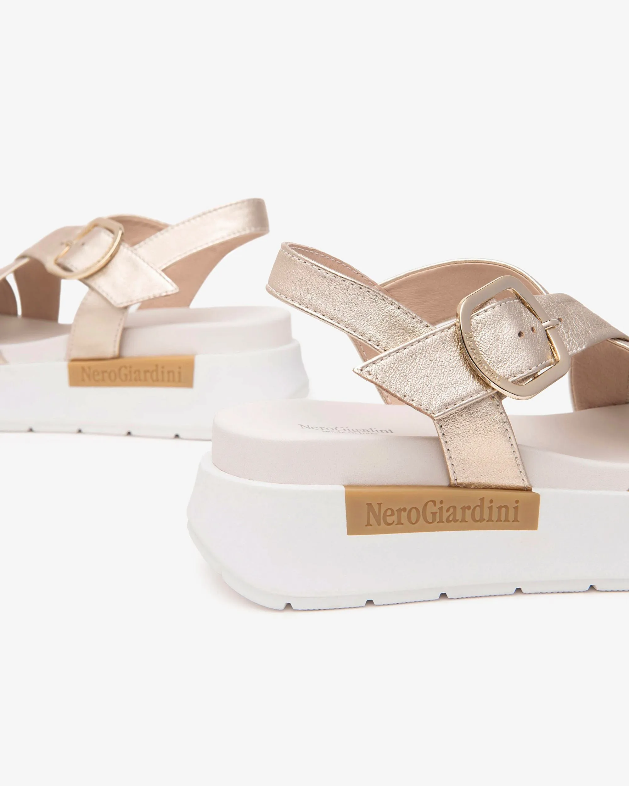 Nerogiardini - E513697D Gold Leather Strap Sandal