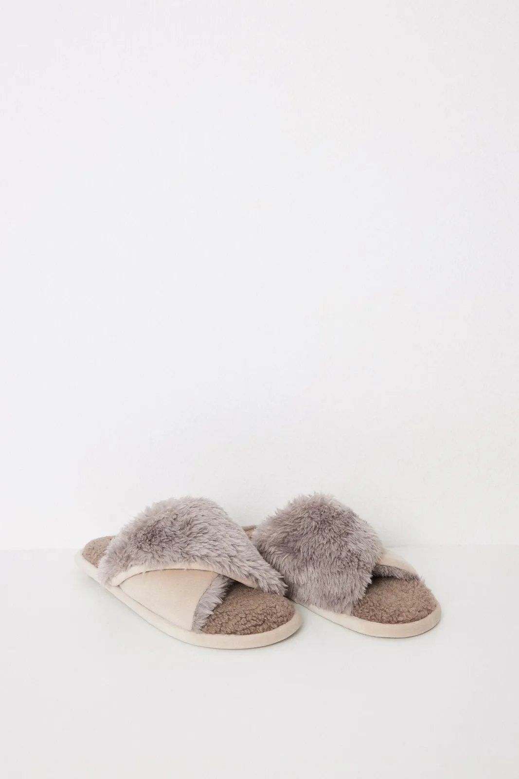 Open Shower Slippers - Sand