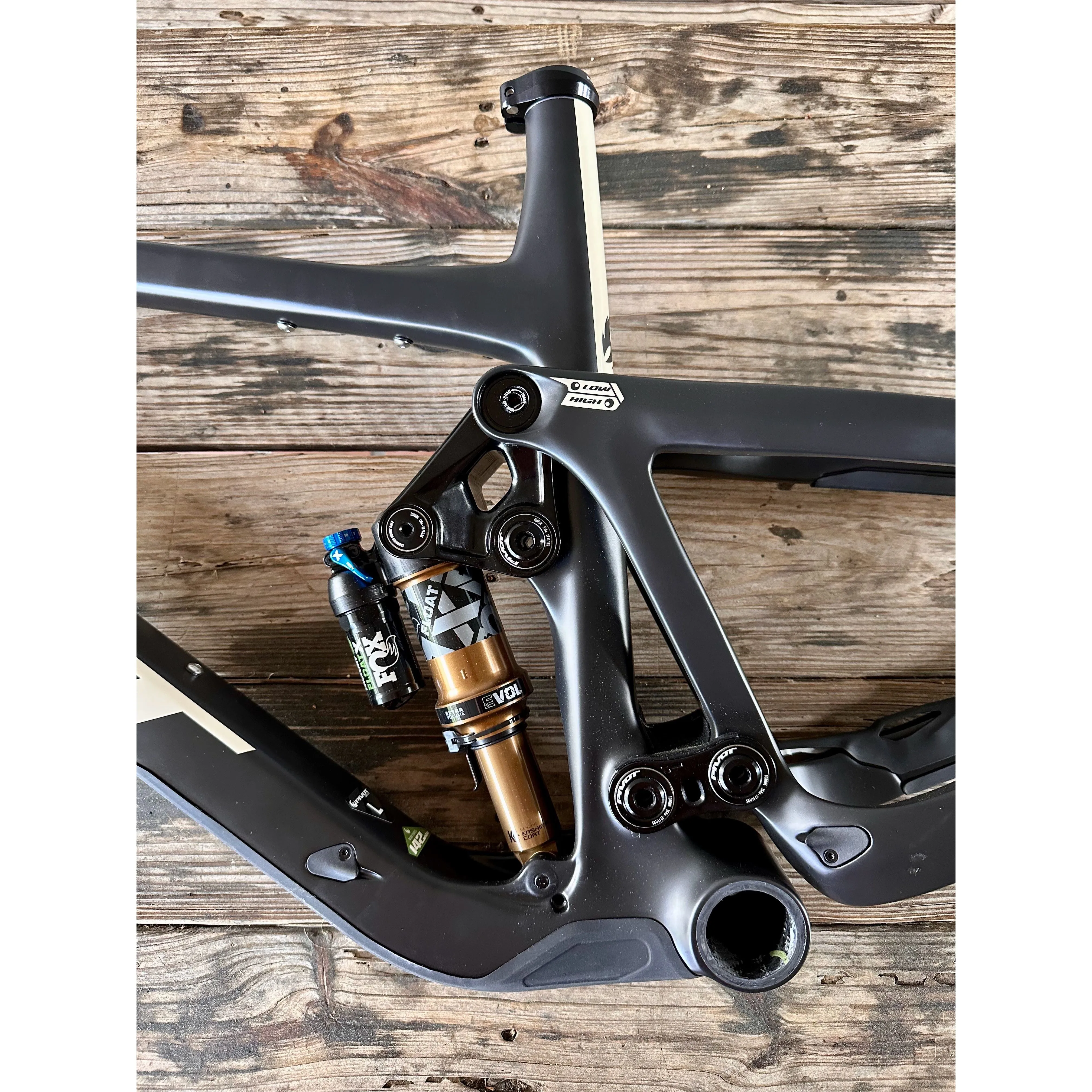 Pivot Switchblade 29 Frame