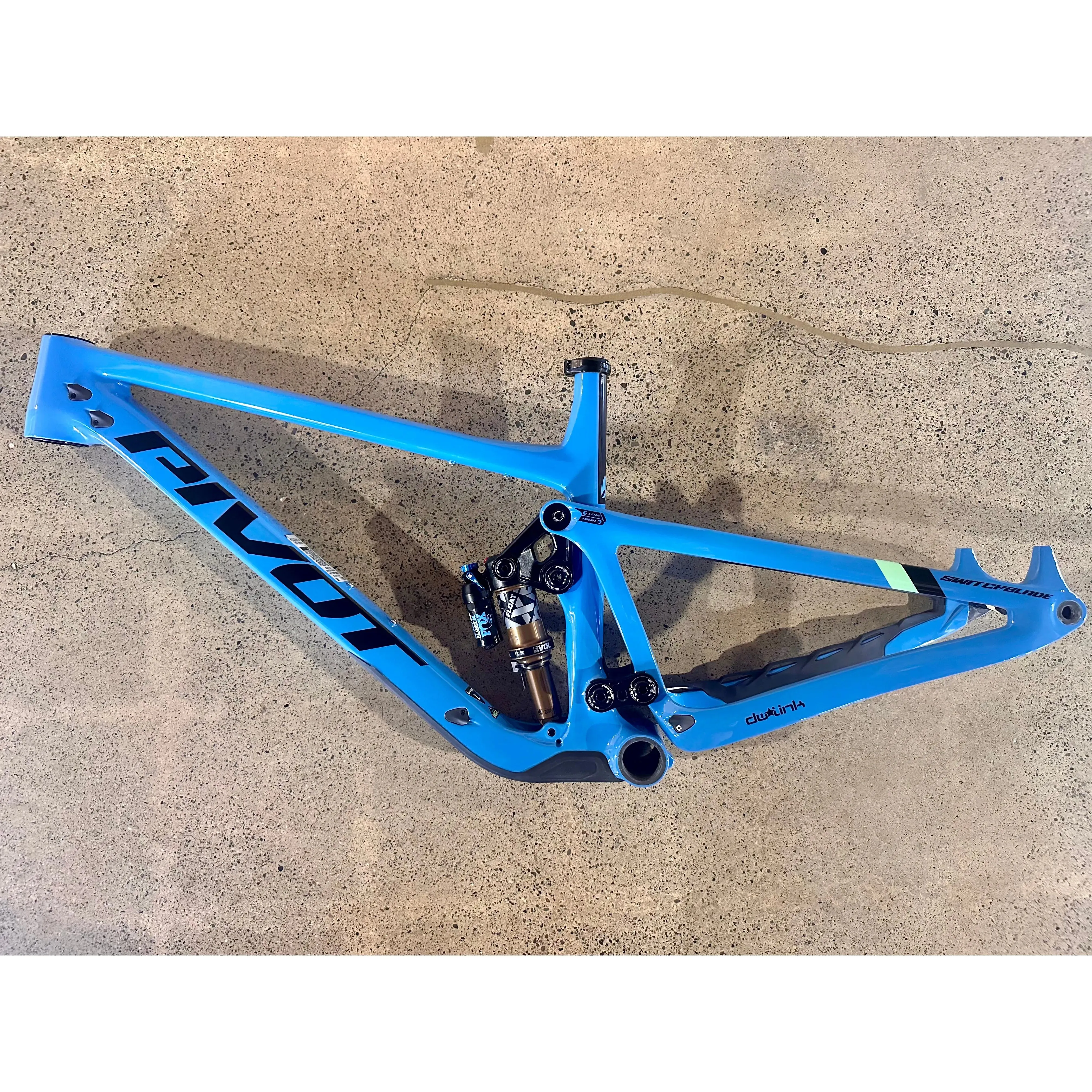 Pivot Switchblade 29 Frame