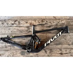 Pivot Switchblade 29 Frame