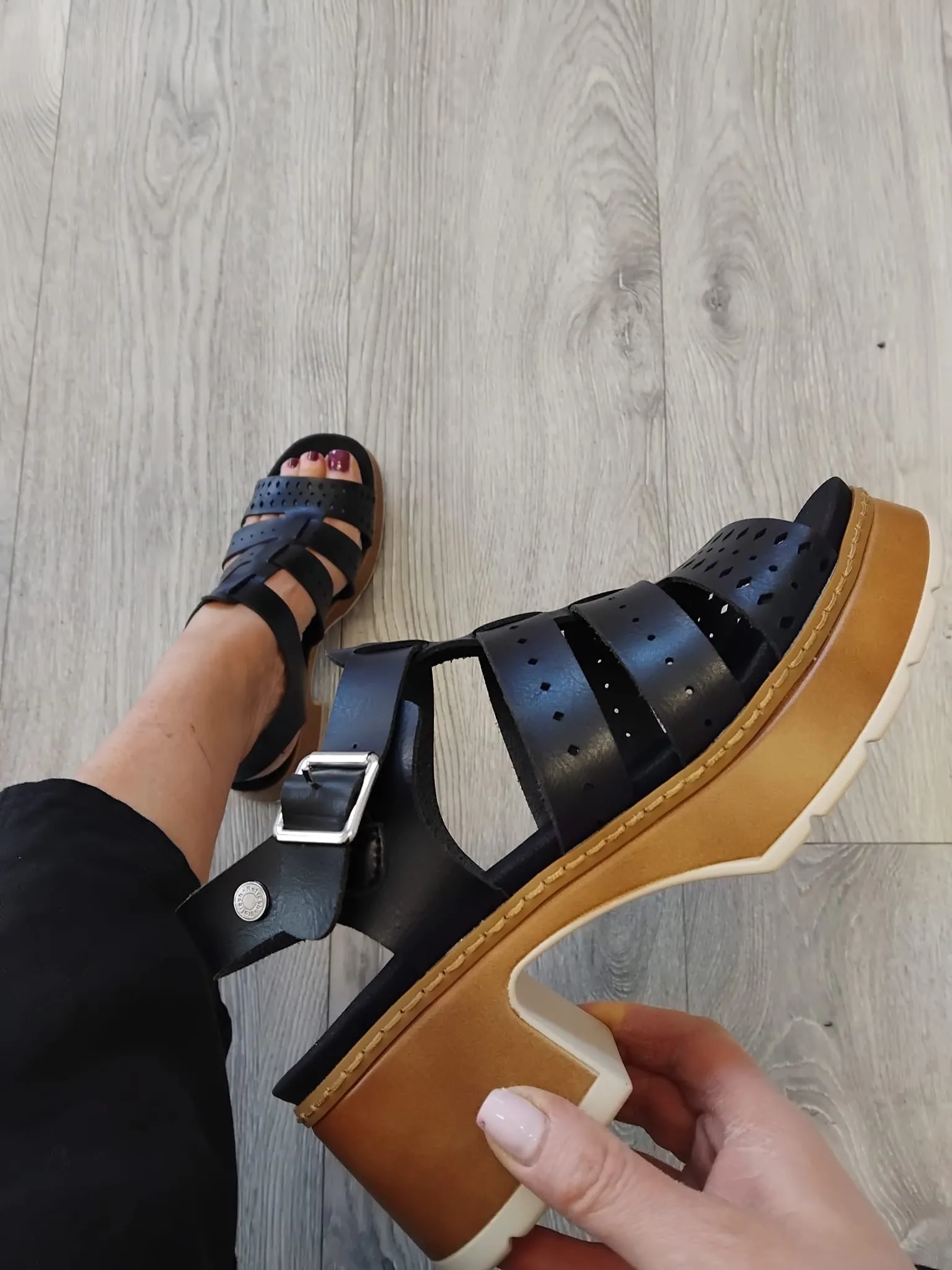 Refresh - 172695 Black Gladiator