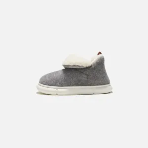 Simple Y2K Snow Slippers for Cozy Winter Style