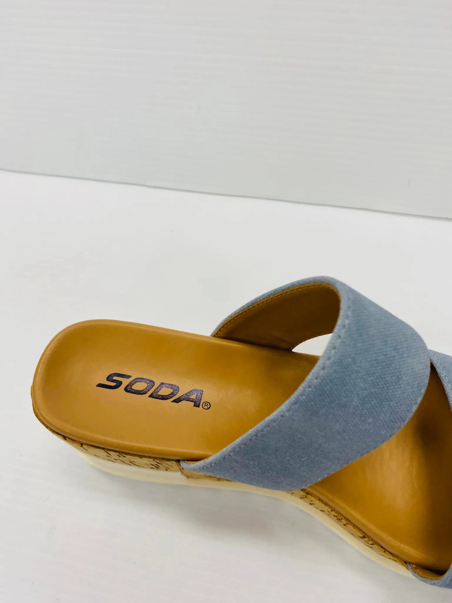 SODA POPPIN-S Platform Sandals