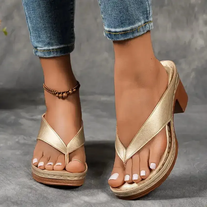 Sommarflipflops för kvinnor med klumpig klack