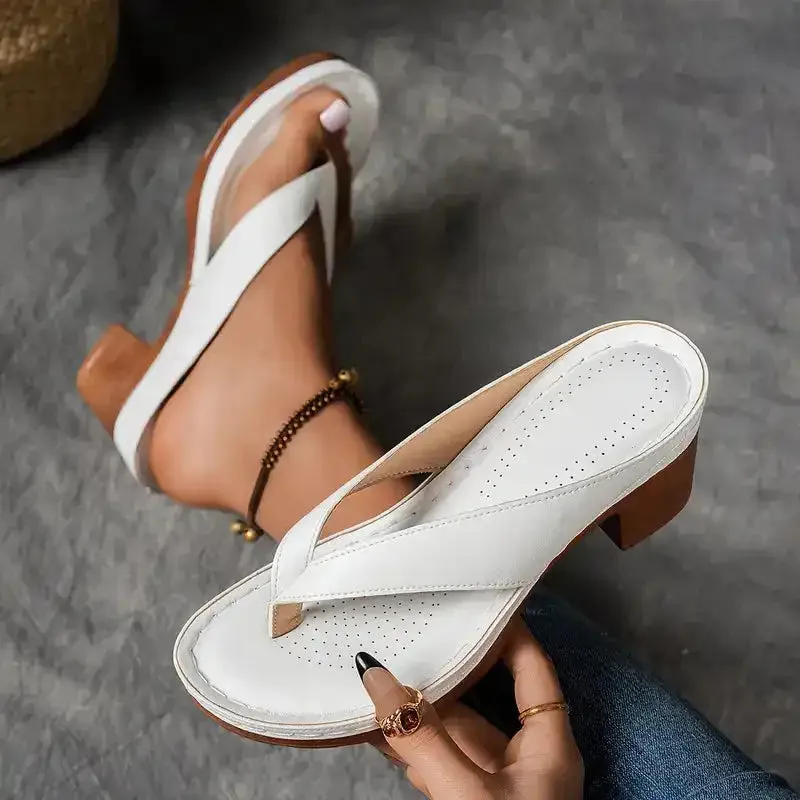 Sommarflipflops för kvinnor med klumpig klack