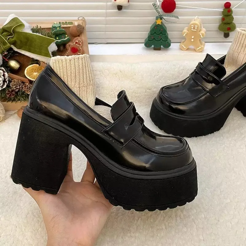 Wedge heel moccasin for women