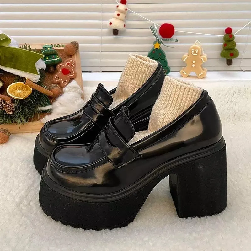 Wedge heel moccasin for women