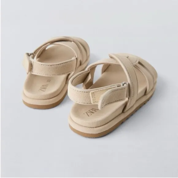 Zara Kids, off white, edge detail leather sandals, size 9 (6.1 inches)